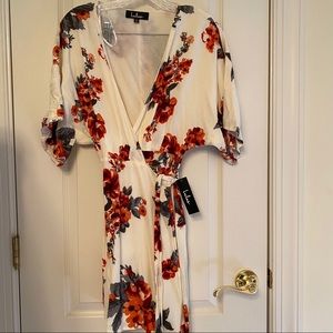 NWT Lulus floral wrap-around kimono mini dress